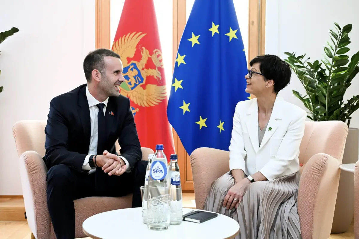 Marta Kos, Commissaria europea per l'allargamento, e Milojko Spajić Primo Ministro del Montenegro © Unione europea