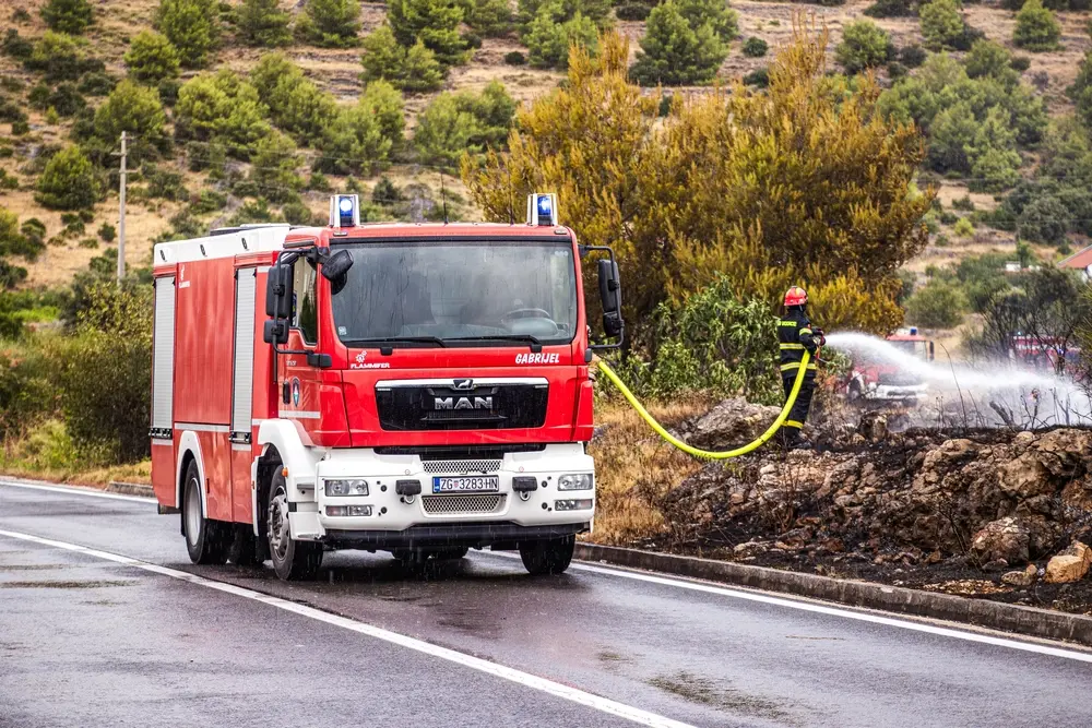Šibenik, Croazia, vigili del fuoco in azione © fotoreporter_112/Shutterstock