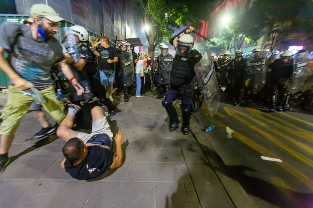 Belgrado, Serbia, 28 giugno 2025 durante una delle manifestazioni di protesta © PrelevicMilos/Shutterstock