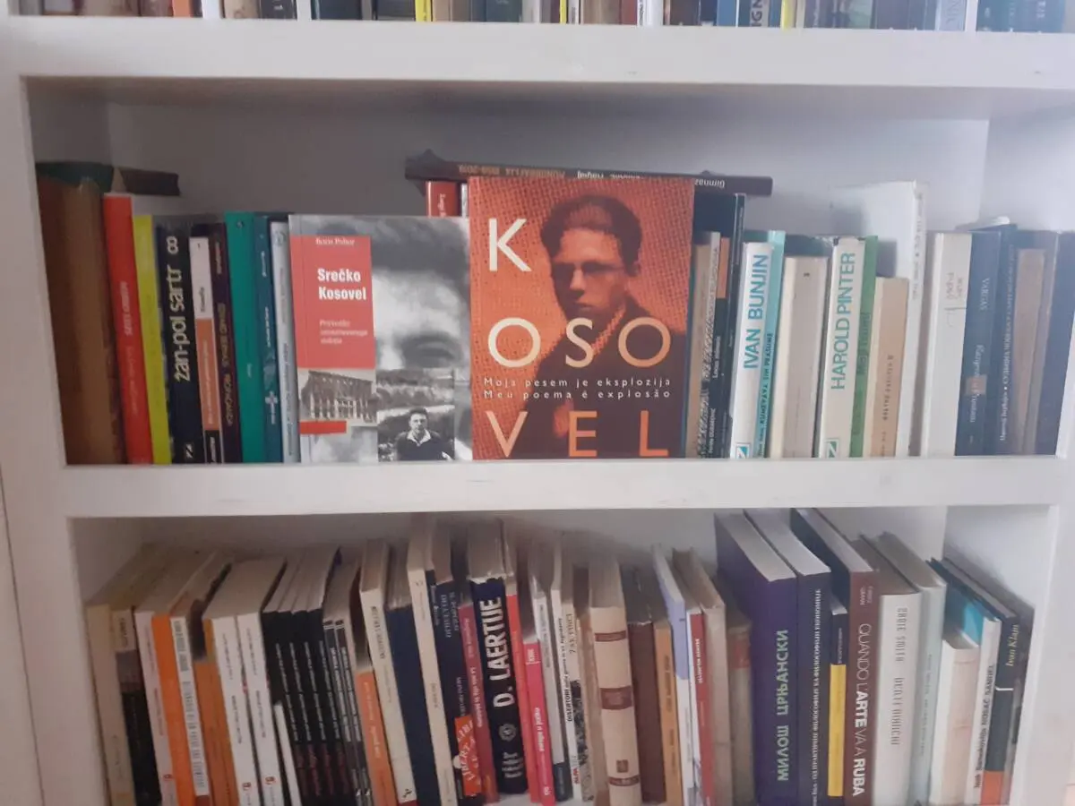 102 Copertina del libro di Pahor su Kosovel e una selezione delle traduzioni di Miranda in portoghese (Foto: Božidar Stanišić)