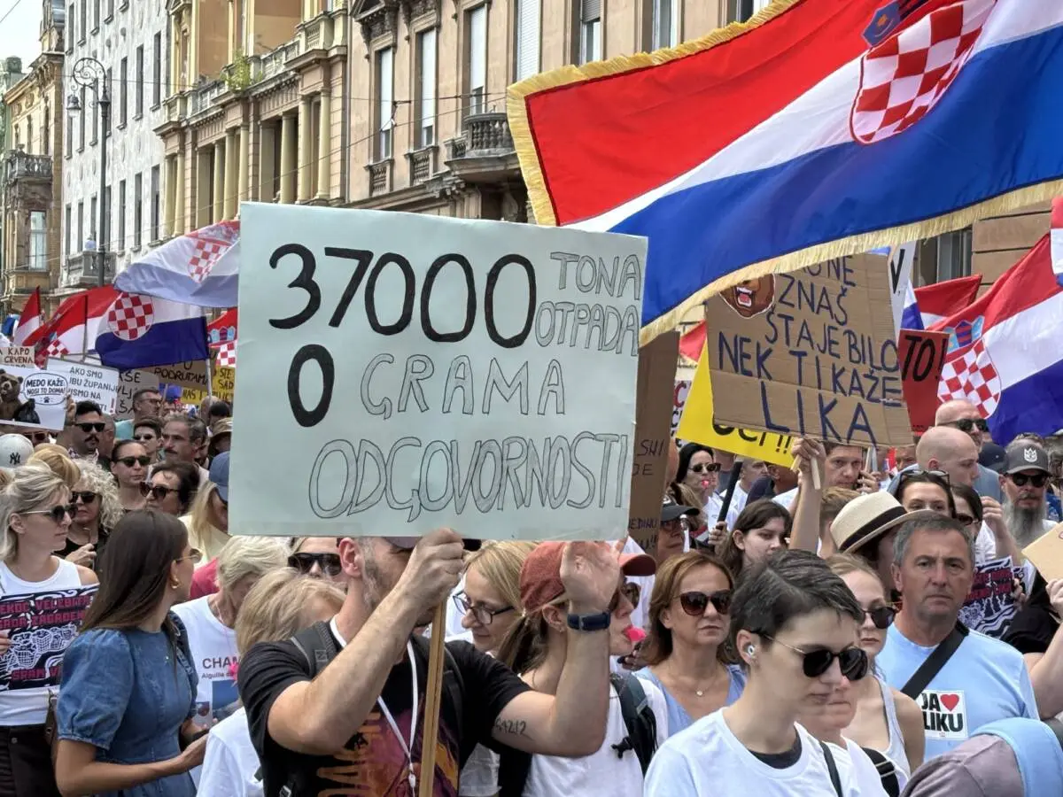 Zagabria, 5 settembre 2026. Manifestazione a favore della Lika, dopo un maxi scandalo rifiuti. Foto: Giovanni Vale