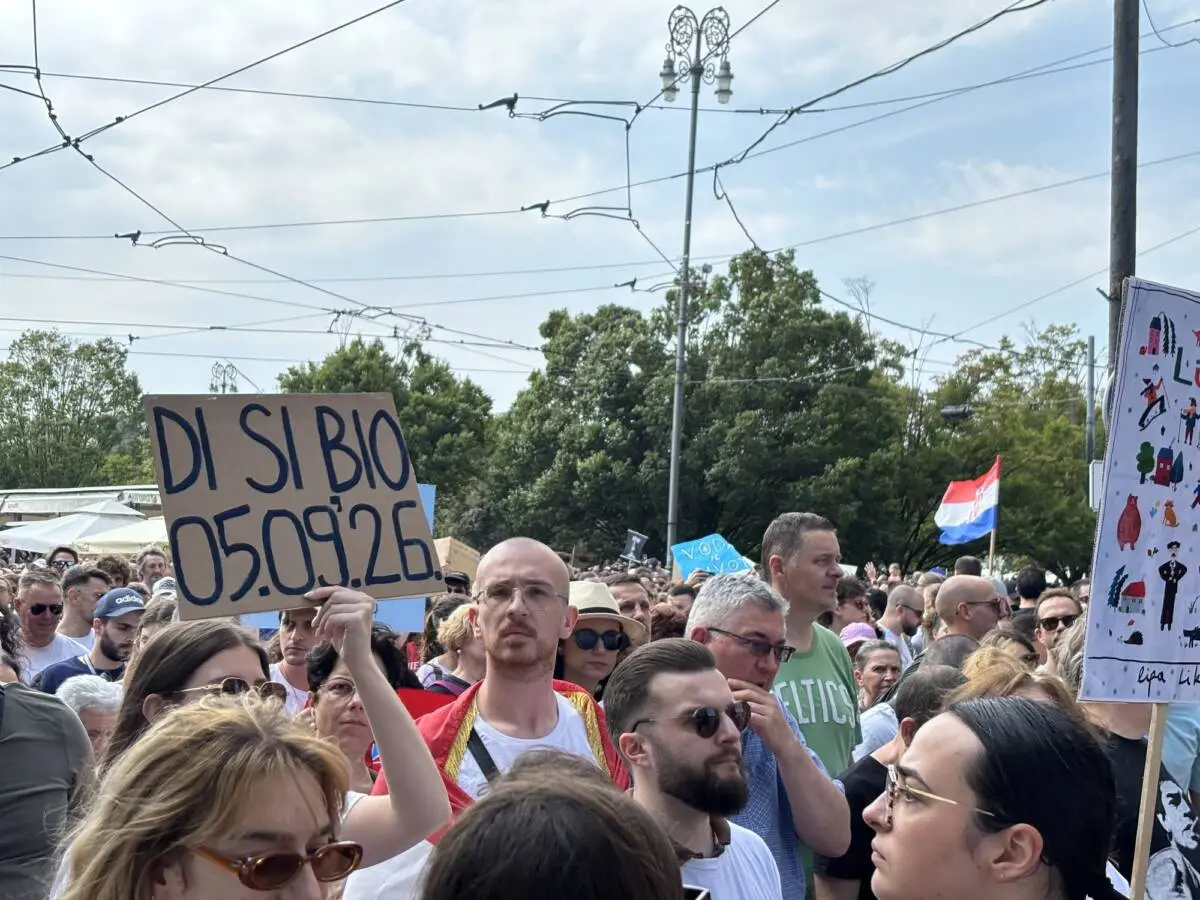 Zagabria, 5 settembre 2026. Manifestazione a favore della Lika, dopo un maxi scandalo rifiuti. Foto: Giovanni Vale Zagabria, 5 settembre 2026. Manifestazione a favore della Lika, dopo un maxi scandalo rifiuti. Foto: Giovanni Vale