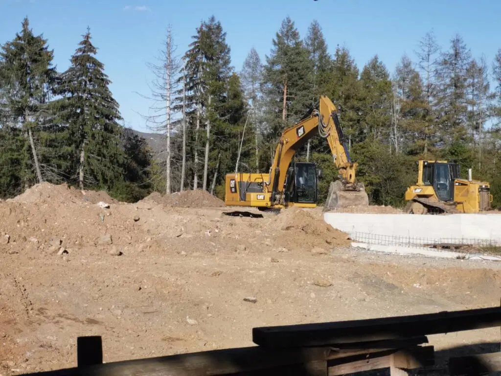 Clean-up work at the former PPK Velebit industrial complex in Gospić. Photo: Saša Leković