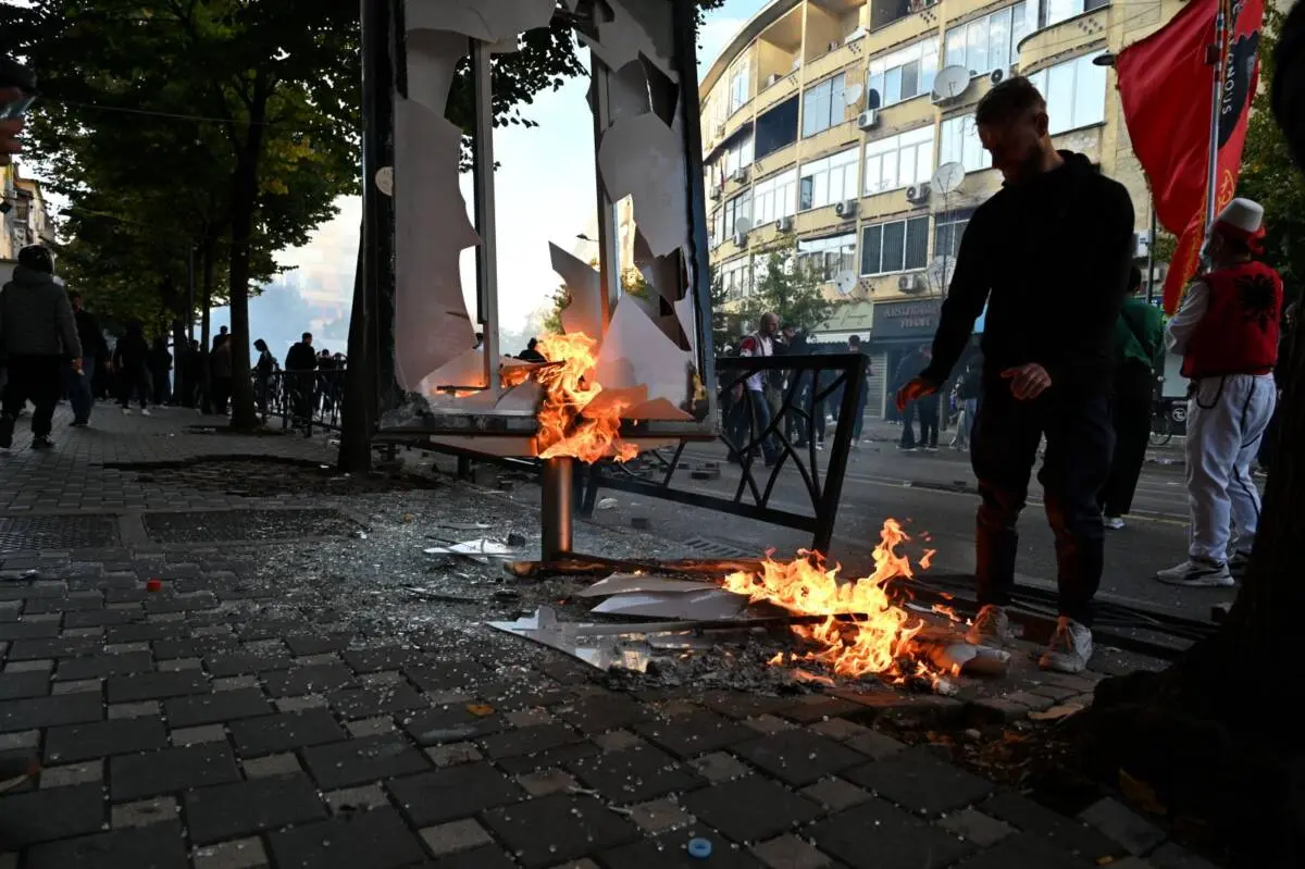 Proteste a Tirana – foto di Erisa Kryeziu Proteste a Tirana - foto di Erisa Kryeziu
