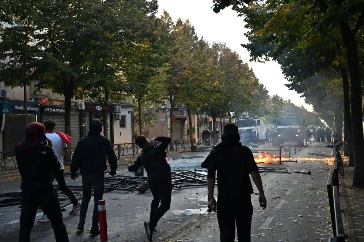 Proteste a Tirana – foto di Erisa Kryeziu Proteste a Tirana - foto di Erisa Kryeziu