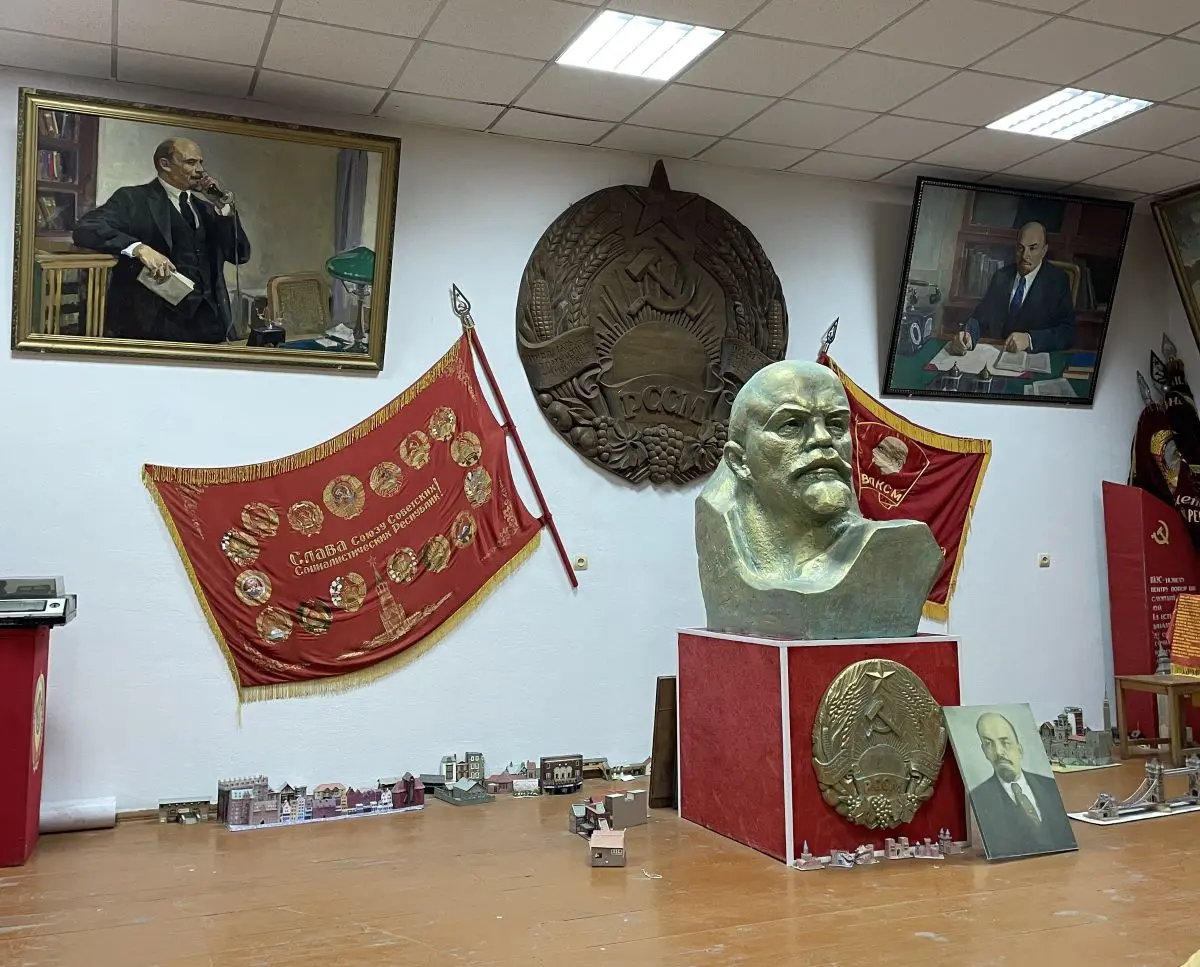 Interno della Galleria sovietica del museo Petru Costin - Foto G. M. Moisé
