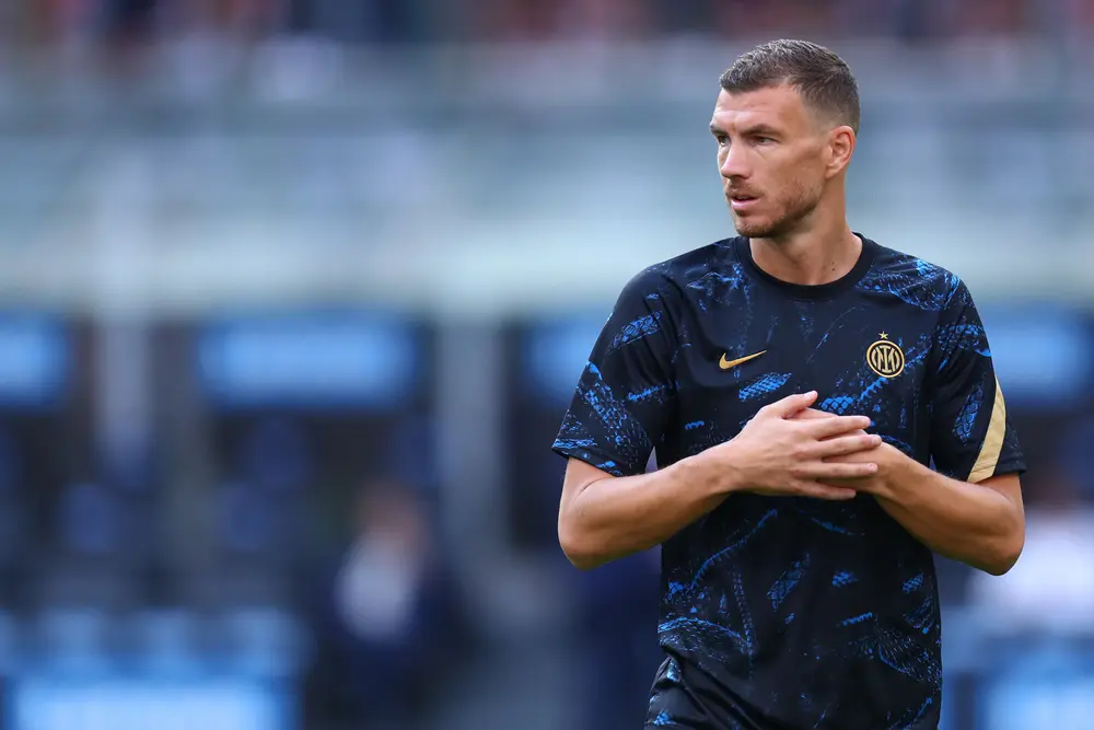 Edin Džeko con la maglia dell’inter © sbonsi/Shuttertock Edin Džeko con la maglia dell'inter © sbonsi/Shuttertock