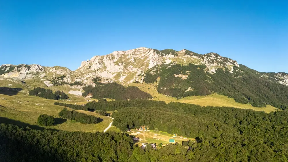 Dettaglio delle montagne di Zelengora nel Parco Nazionale di Sutjeska in Bosnia-Erzegovina © Shutterstock/Richard Rajnai